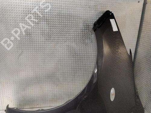 Guarda-lamas esquerdo TOYOTA YARIS (_P9_) 1.4 D-4D (NLP90_, NLP90R) (90 hp) 33058317