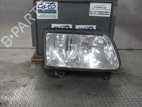 Used Right headlight VW POLO (6N2) 1.4 16V (75 hp) 24071541