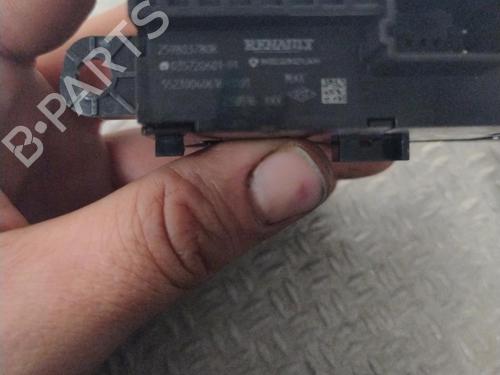 switch-renault-captur-ii-hf_-2020-28685288 main image