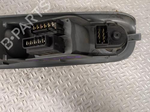 Used Left front window switch RENAULT TWINGO I (C06_) 1.2 16V (C06C, C06D, C06K) (75 hp) 30139298