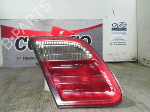 Used Left tailgate light Left tailgate light MERCEDES-BENZ E-CLASS (W210) E 220 CDI (210.006) (136 hp) 24067621 24067621