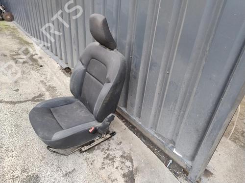 Sæde højre fortil RENAULT EXPRESS Box Body/MPV 1.3 TCe 100 (F6MA) (102 hp) 24303205