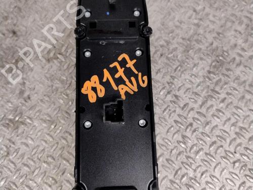 Used Left front window switch Left front window switch 33007441 33007441