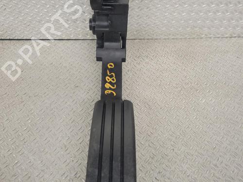 pedal-renault-trafic-iii-van-fg_-2014-38570654 main image