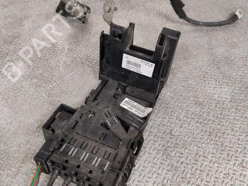 Used Fuse box Fuse box 38787232 38787232
