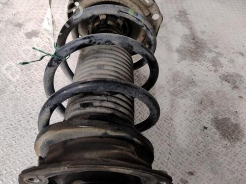 Used Right front shock absorber Right front shock absorber VW GOLF VII (5G1, BQ1, BE1, BE2) 1.6 TDI (105 hp) 26916238 26916238