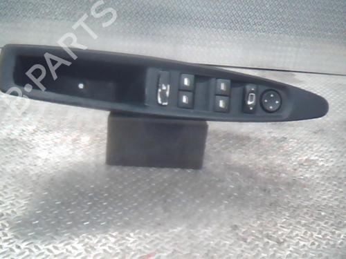 Used Left front window switch CITROËN XSARA (N1) 2.0 HDi 90 (90 hp) 24074579