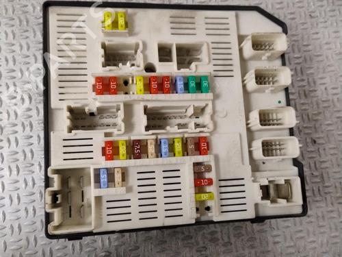 Used Fuse box Fuse box RENAULT MEGANE III Hatchback (BZ0/1_, B3_) 1.5 dCi (BZ0C) (90 hp) 30740114 30740114