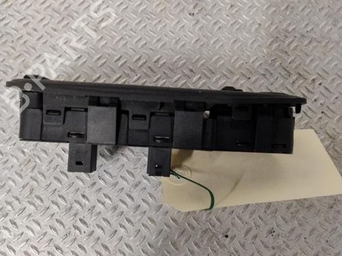 Used Left front window switch Left front window switch CITROËN C4 Picasso I MPV (UD_) 1.6 HDi (109 hp) 30366080 30366080