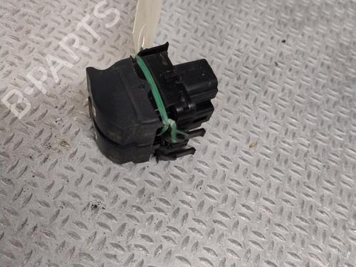 Used Left front window switch RENAULT CLIO II (BB_, CB_) 1.5 dCi (B/CB07) (65 hp) 30606241