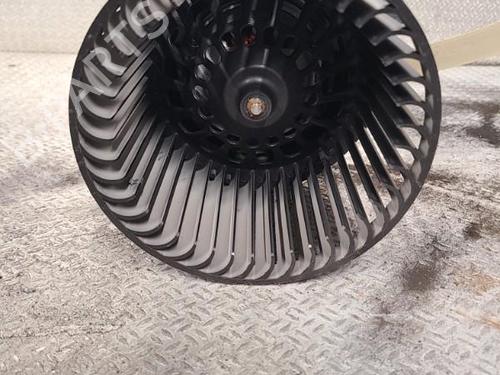 Heater blower motor CITROËN C3 III (SX) 1.2 THP 110 (SXHNPS, SXHNZT, SXHNZ6) | BP24098587M62