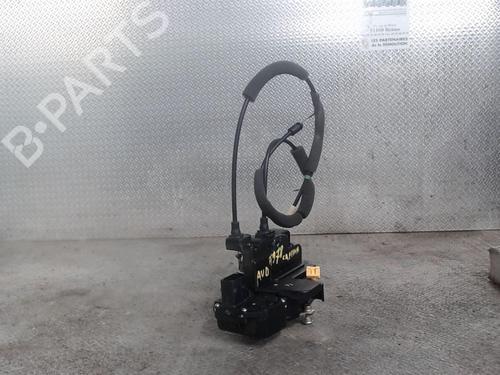 Used Front right lock CHEVROLET CAPTIVA (C100, C140) 2.0 D 4WD (150 hp) 24080833