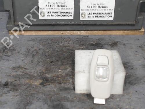 Interior roof light RENAULT CAPTUR I (J5_, H5_) 1.5 dCi 90 (J5N4, J5M5, J5MW, J5M6, J5AL, J5AJ) | BP24070185I8 - Image 2