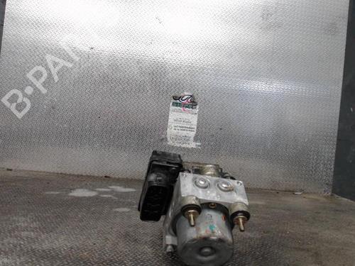 Used ABS pump TOYOTA YARIS (_P1_) 1.4 D-4D (NLP10_, NLP10R) (75 hp) 30484170