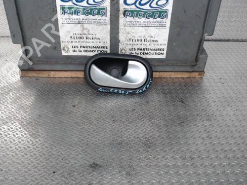 Used Front left interior door handle RENAULT SCÉNIC II (JM0/1_) 1.5 dCi (JM1E, JM16) (106 hp) 24071629