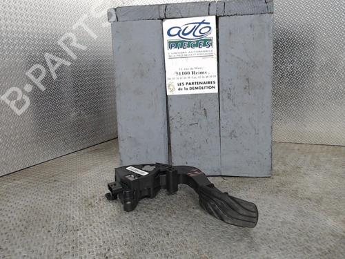 Pedal RENAULT MEGANE IV Hatchback (B9A/M/N_) 1.2 TCe 100 (B9MS) (100 hp) 24078347
