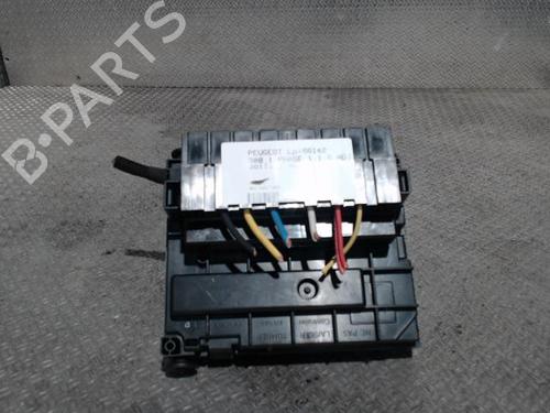 Sikringsdåse PEUGEOT 308 I (4A_, 4C_) 1.6 HDi (90 hp) 28087849