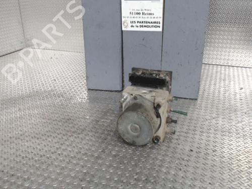 Used ABS pump RENAULT TWINGO I (C06_) 1.2 16V (C060) (60 hp) 30483378