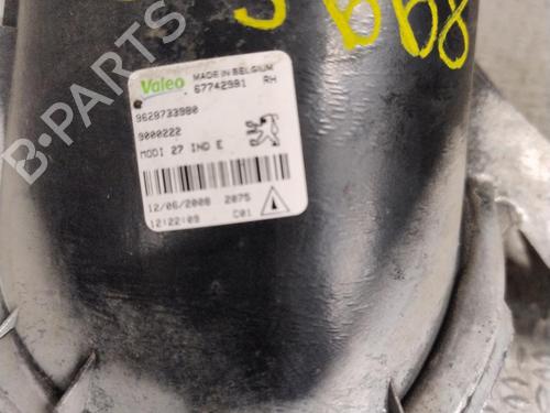 Used Right front fog light PEUGEOT 206 Hatchback (2A/C) 1.4 i (75 hp) 30979066