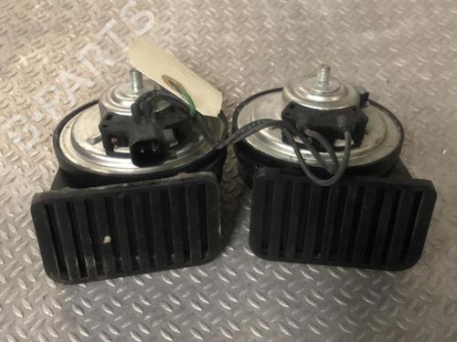 Used Horn Horn FORD TRANSIT CUSTOM V362 Van (FY, FZ) 2.0 EcoBlue (105 hp) 24062056 24062056