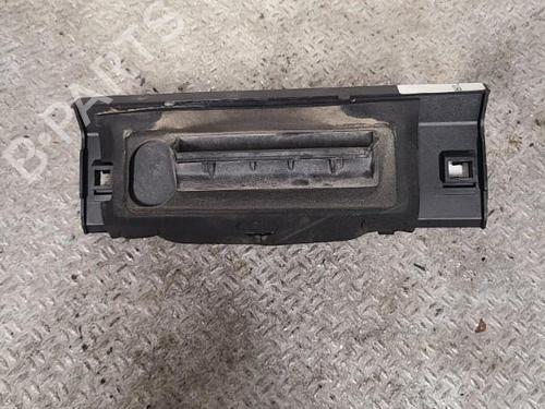 Used Tailgate handle PEUGEOT 206+ (2L_, 2M_) 1.4 HDi eco 70 (68 hp) 24100338