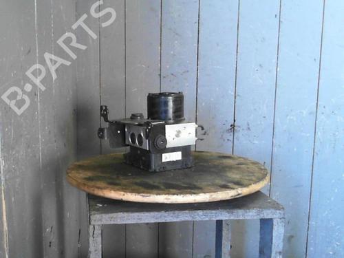Used ABS pump HYUNDAI ELANTRA III (XD) 2.0 CRDi (113 hp) 30483533