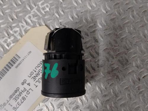 Used Switch RENAULT MEGANE IV Hatchback (B9A/M/N_) 1.5 dCi 110 (B9A3) (110 hp) 30164068