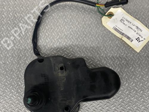 Used Front wiper motor Front wiper motor CITROËN AMI (9A_) Electric (9AZ2CA) (8 hp) 36463887 36463887