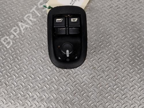 Used Left front window switch PEUGEOT 206 Hatchback (2A/C) 1.4 i (75 hp) 28526697