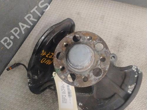 Used Right front steering knuckle Right front steering knuckle MERCEDES-BENZ C-CLASS T-Model (S204) C 180 CDI (204.200) (120 hp) 40553608 40553608