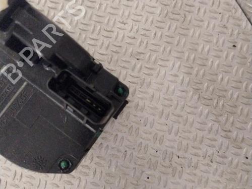 front-right-lock-nissan-nv200-van-2010-34201455 main image