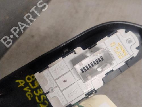 Used Left front window switch Left front window switch OPEL CORSA F (P2JO) 1.2 (68) (75 hp) 40517355 40517355