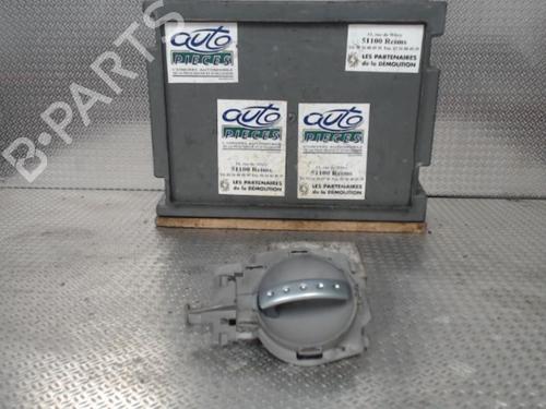 Used Front left interior door handle Front left interior door handle 24070927 24070927