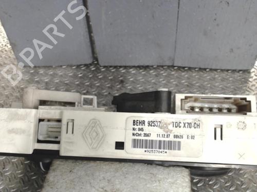 Used Climate control Climate control 24071062 24071062