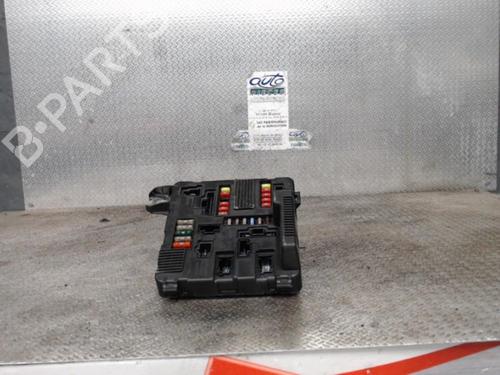 Used Fuse box RENAULT SCÉNIC II (JM0/1_) 1.9 dCi (JM0G, JM12, JM1G, JM2C) (120 hp) 30483895