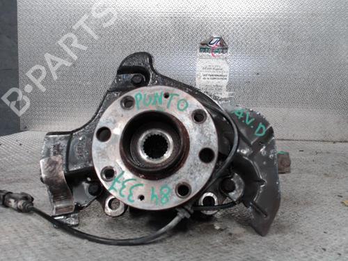 Used Right front steering knuckle FIAT GRANDE PUNTO (199_) 1.2 (65 hp) 24095623