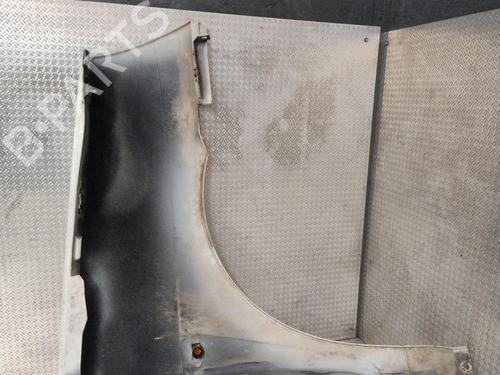 Aleta delantera izquierda RENAULT CLIO II (BB_, CB_) 1.5 dCi (B/CB07) (65 hp) 30606235