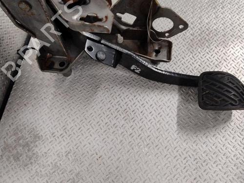 Used Break pedal Break pedal NISSAN PULSAR Hatchback (C13) 1.5 dCi (110 hp) 25703572 25703572