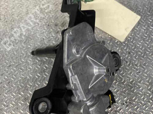 Used Rear wiper motor PEUGEOT 3008 II SUV (MC_, MR_, MJ_, M4_) 1.5 BlueHDi 130 (131 hp) 24101596