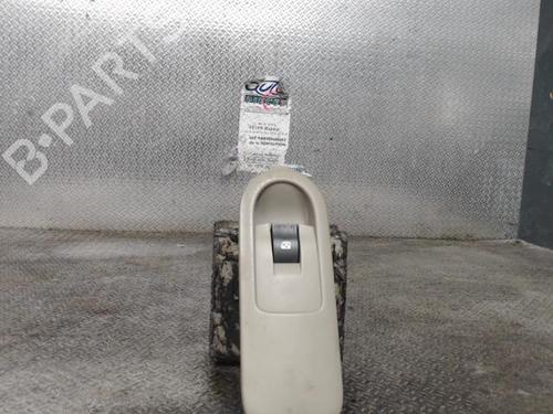 Used Switch RENAULT SCÉNIC II (JM0/1_) 2.0 (JM05, JM0U, JM1N, JM1U, JM2V) (135 hp) 24089364