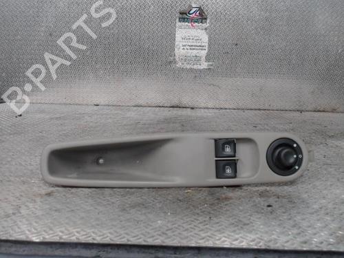 Used Left front window switch Left front window switch RENAULT ZOE (BFM_) ZOE (88 hp) 24095308 24095308