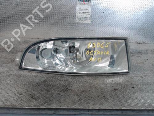 Used Right front fog light Right front fog light SKODA OCTAVIA II Combi (1Z5) 1.9 TDI (105 hp) 24091937 24091937