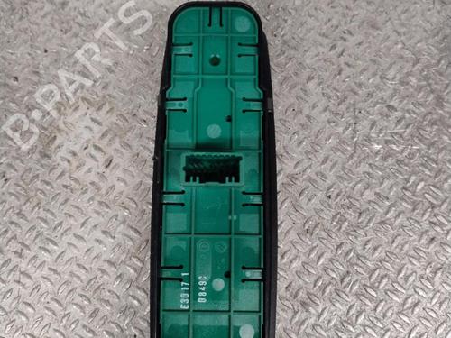 Comutador vidro frente esquerdo Comutador vidro frente esquerdo RENAULT MEGANE III Coupe (DZ0/1_) 1.5 dCi (DZ0B) (106 hp) 34528431 34528431
