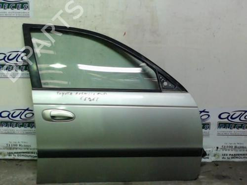 Dør højre fortil TOYOTA AVENSIS Liftback (_T22_) 2.0 D-4D (CDT220_, CDT220R) (110 hp) 24070246