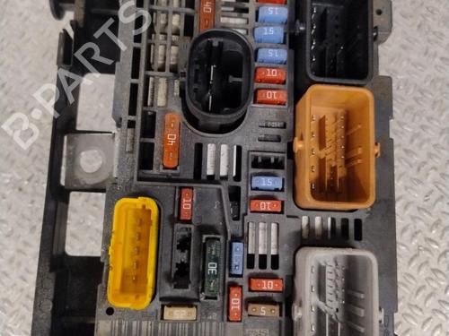 Used Fuse box Fuse box 38797521 38797521