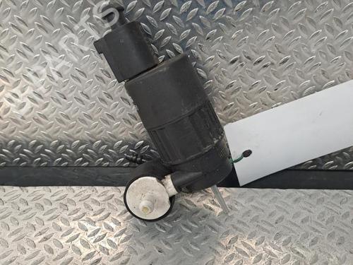 Used Washer pump Washer pump SEAT LEON (1M1) 1.9 TDI (90 hp) 24069338 24069338