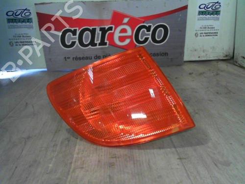 Used Right front indicator MERCEDES-BENZ VITO Van (W638) 108 D 2.3 (638.064, 638.068) (79 hp) 24067208