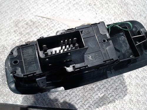 Used Left front window switch PEUGEOT 208 I (CA_, CC_) 1.4 HDi (68 hp) 24063355