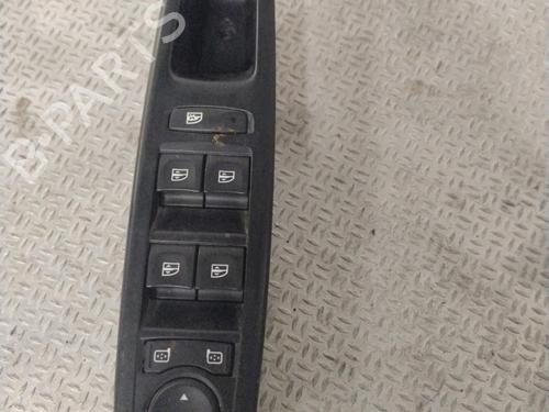 Used Left front window switch Left front window switch RENAULT GRAND SCÉNIC III (JZ0/1_) 1.9 dCi (JZ0J, JZ0N, JZ1K, JZ1S) (131 hp) 30403745 30403745