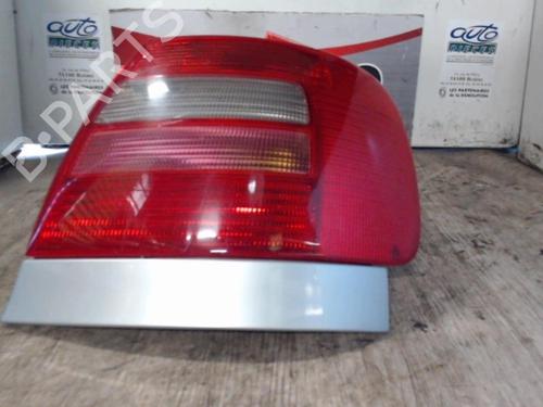 Højre baglygte AUDI A4 B5 (8D2) 1.9 TDI (110 hp) 24068367